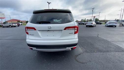 2022 Honda Pilot Touring 8-Passenger