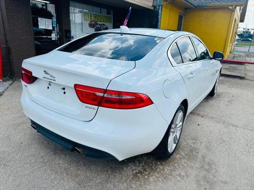 2019 Jaguar XE 25t