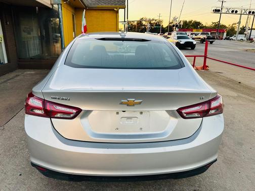 2022 Chevrolet Malibu FWD LT