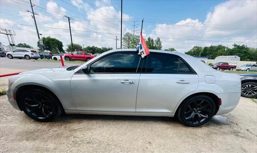 2021 Chrysler 300 Touring