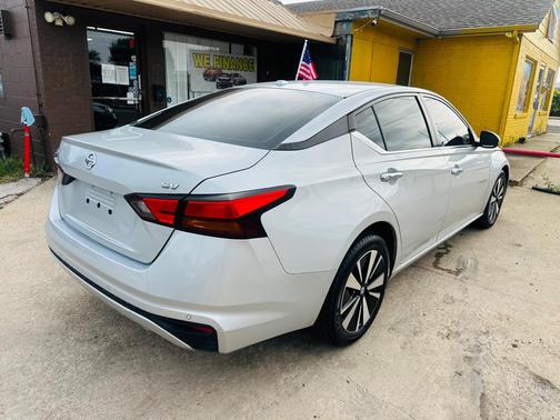 2021 Nissan Altima 2.5 SV