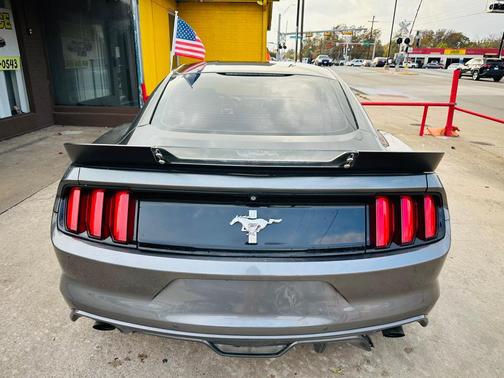 2015 Ford Mustang V6