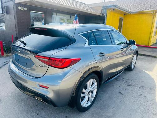 2018 INFINITI QX30 Premium