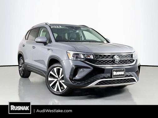 Pure Gray 2023 Volkswagen Taos 1.5T SE