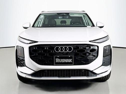Glacier White Metallic 2026 Audi Q3 TFSI quattro S tronic