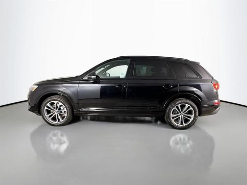 2025 Audi Q7 45 Premium Plus