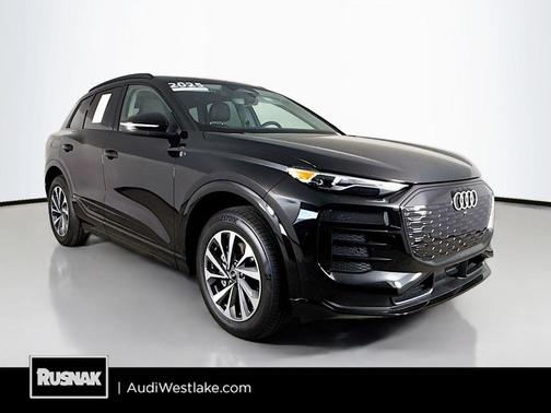 Mythos Black Metallic 2025 Audi Q6 e-tron Premium quattro
