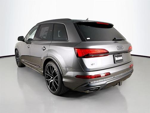 2025 Audi Q7 55 Premium Plus