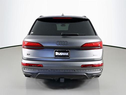 2025 Audi Q7 55 Premium Plus