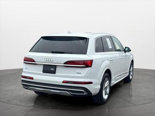 2022 Audi Q7 55 Premium