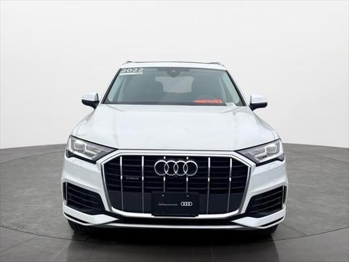 2022 Audi Q7 55 Premium