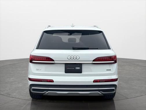 2022 Audi Q7 55 Premium