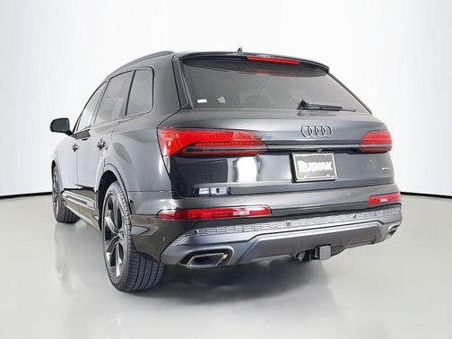 Mythos Black Metallic 2026 Audi Q7 55 Premium Plus