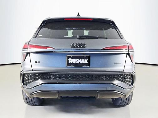 Daytona Gray Pearl Effect 2026 Audi Q3 TFSI quattro S tronic
