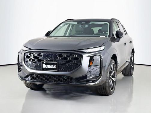 Daytona Gray Pearl Effect 2026 Audi Q3 TFSI quattro S tronic