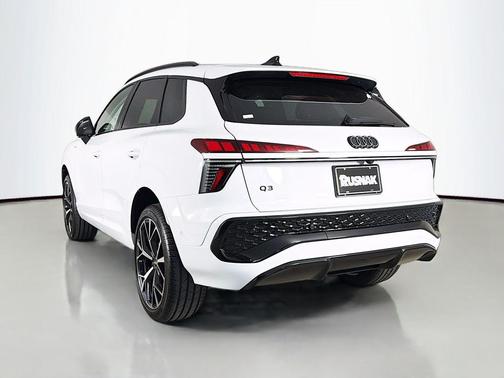 Glacier White Metallic 2026 Audi Q3 TFSI quattro S tronic