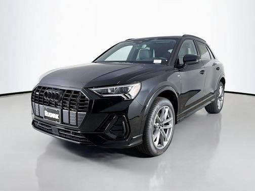 Mythos Black Metallic 2025 Audi Q3 Premium 45 TFSI S line quattro Tiptronic