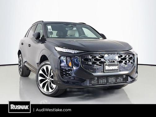 Mythos Black Metallic 2026 Audi Q3 TFSI quattro S tronic