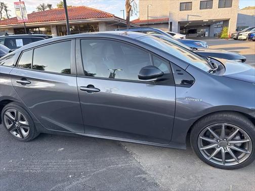 2020 Toyota Prius XLE