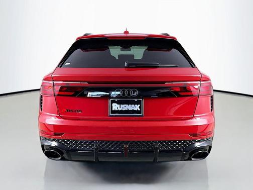 Chili Red Metallic 2025 Audi RS Q8 4.0T