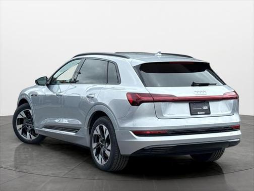 2022 Audi e-tron Premium