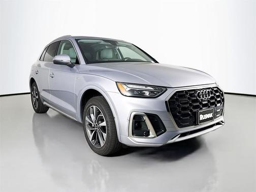 2022 Audi Q5 45 S line Premium Plus