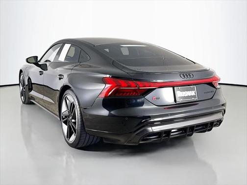 2022 Audi RS e-tron GT quattro