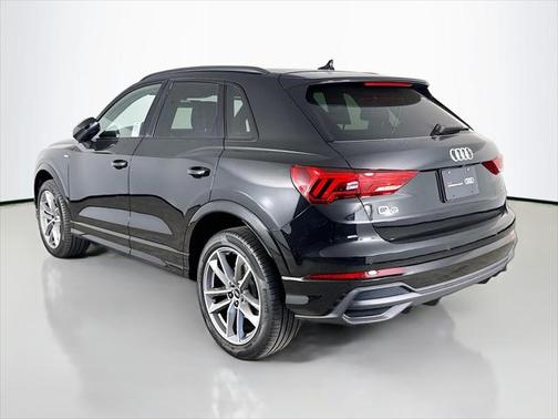 2024 Audi Q3 Premium 45 TFSI S line quattro Tiptronic