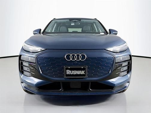 2025 Audi Q6 e-tron Premium Plus quattro