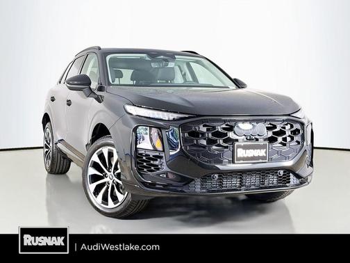 Mythos Black Metallic 2026 Audi Q3 TFSI quattro S tronic