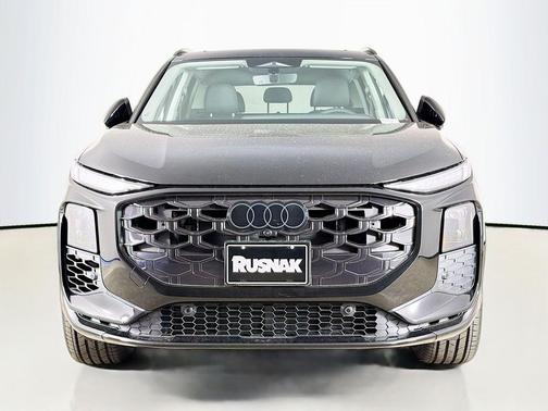 Mythos Black Metallic 2026 Audi Q3 TFSI quattro S tronic