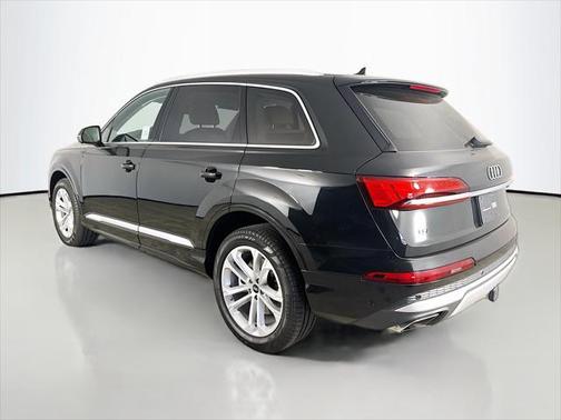 2025 Audi Q7 45 Premium Plus