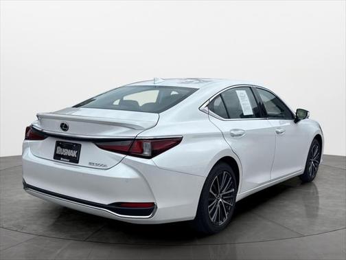 2024 Lexus ES 300h Base