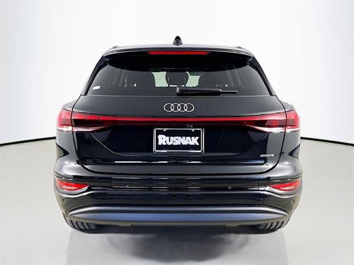 2025 Audi Q6 e-tron Premium Plus quattro