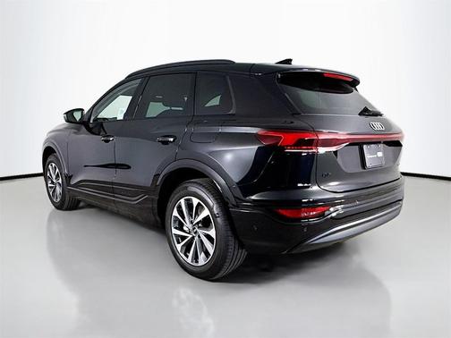 2025 Audi Q6 e-tron Premium quattro