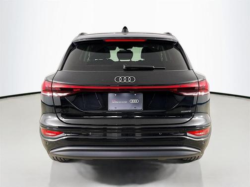 2025 Audi Q6 e-tron Premium quattro