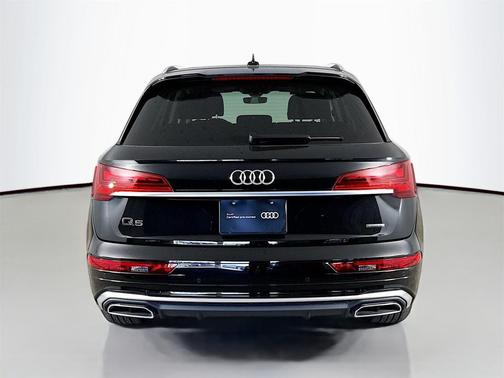 2022 Audi Q5 45 S line Premium