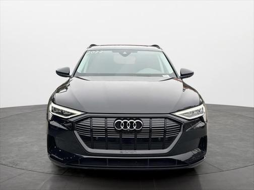 2022 Audi e-tron Premium