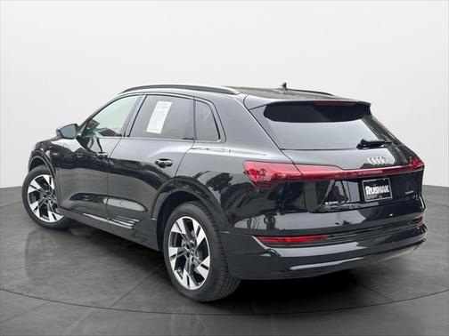 2022 Audi e-tron Premium