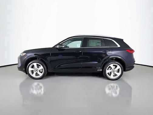 Mythos Black Metallic 2026 Audi Q5 Premium Plus TFSI quattro S tronic