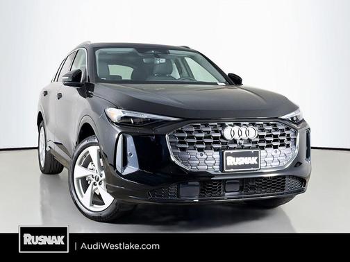 Mythos Black Metallic 2026 Audi Q5 Premium Plus TFSI quattro S tronic