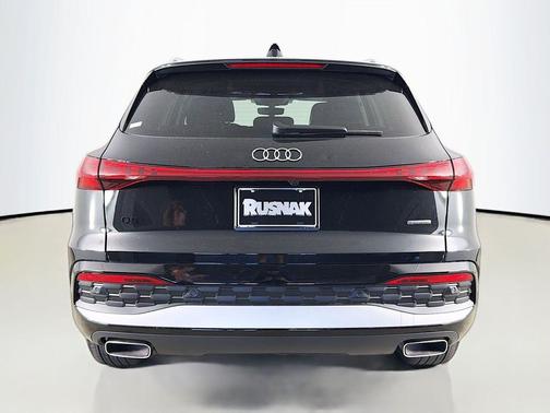 Mythos Black Metallic 2026 Audi Q5 Premium Plus TFSI quattro S tronic