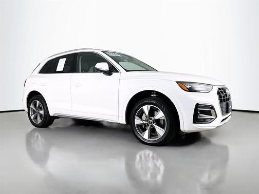 2023 Audi Q5 40 Premium Plus