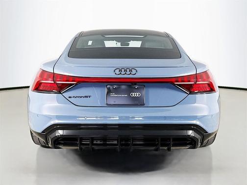 2023 Audi e-tron GT Prestige quattro