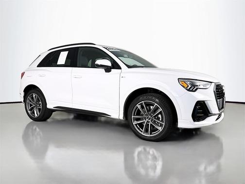2025 Audi Q3 Premium 45 TFSI S line quattro Tiptronic