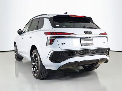 Pear 2026 Audi Q3 TFSI quattro S tronic