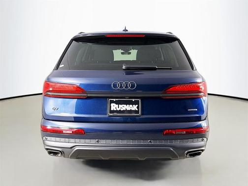 2025 Audi Q7 55 Premium Plus