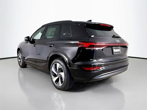 2025 Audi Q6 e-tron Premium Plus quattro