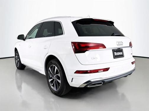 2022 Audi Q5 45 S line Premium Plus