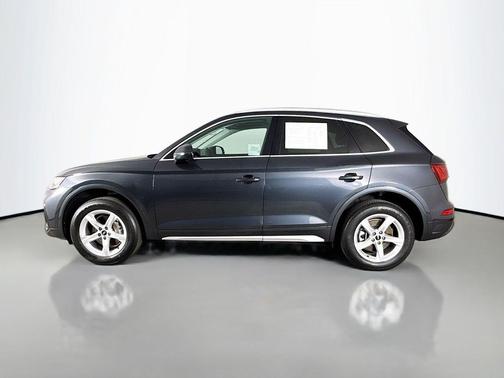 Manhattan Gray Metallic 2023 Audi Q5 40 Premium
